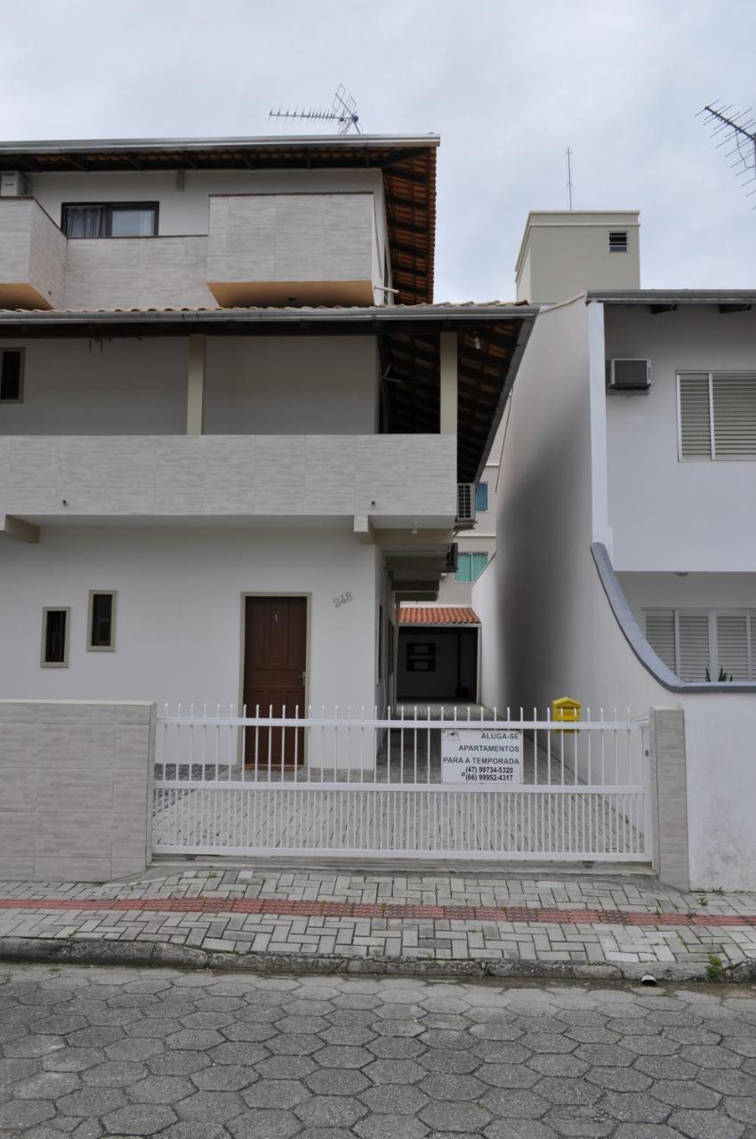 Apartamento Cobertura - 140 Metros Da Praia Бомбіняс Екстер'єр фото